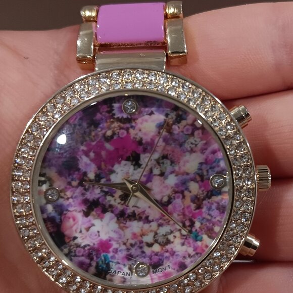 Geneva Platinum Watch - Picture 7 of 9